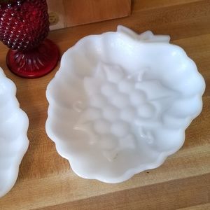 Vintage Dining - Pair of Hazel Atlas Fruit Dishes Vintage Dining - Pair of Hazel Atlas Fruit Dishes